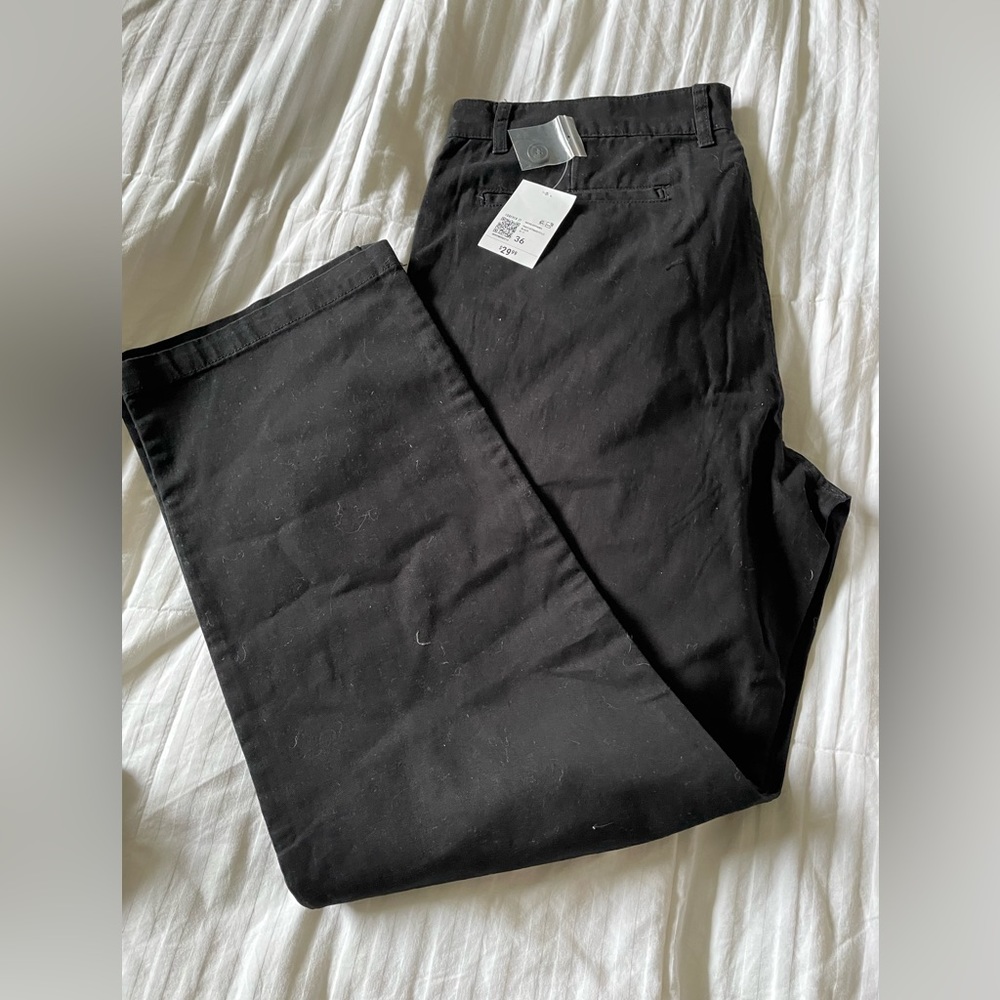 Forever 21 Men’s Straight Leg Khakis Black 36x32